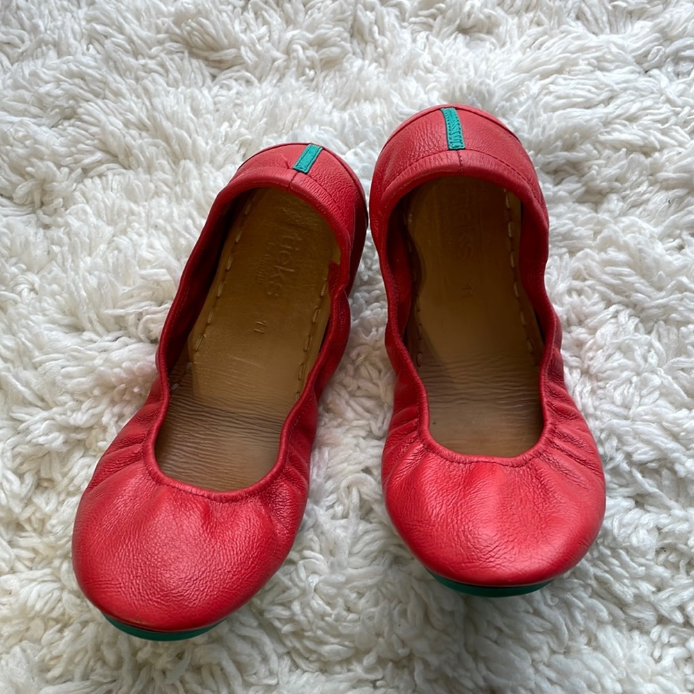 Poppy Patent Leather Tieks